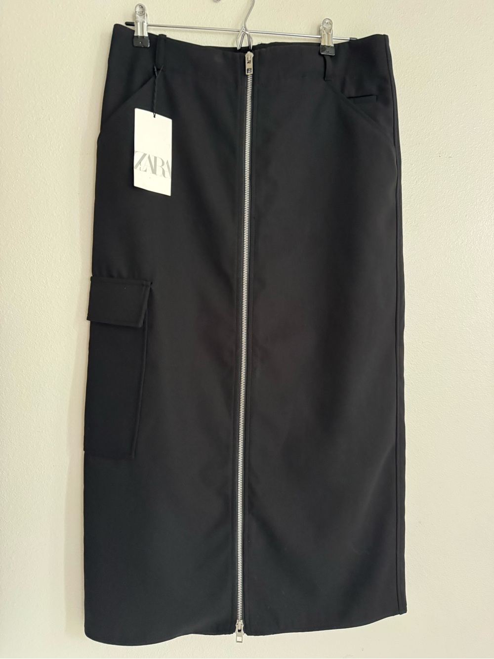 Zara Black Midi Cargo Skirt with Front Zip